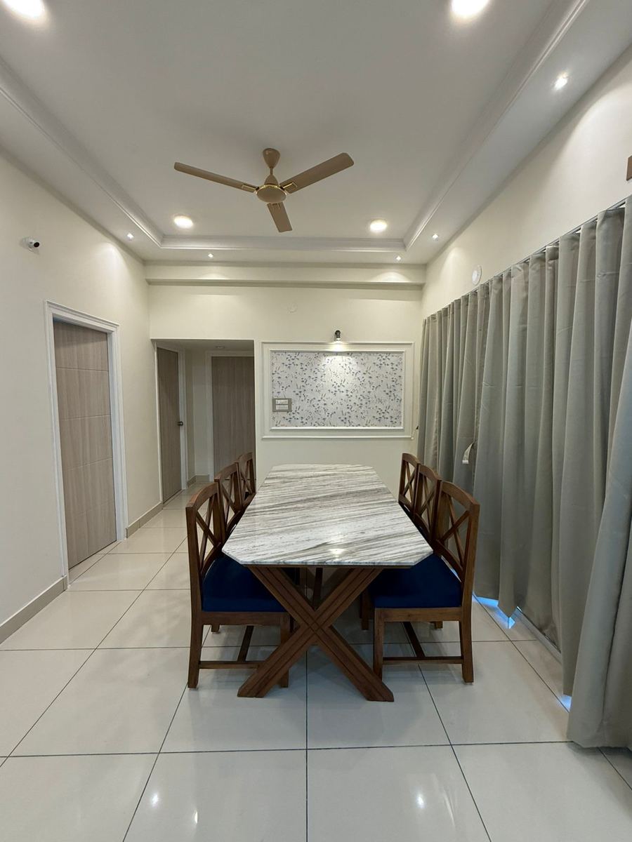 Spacious dining room overview